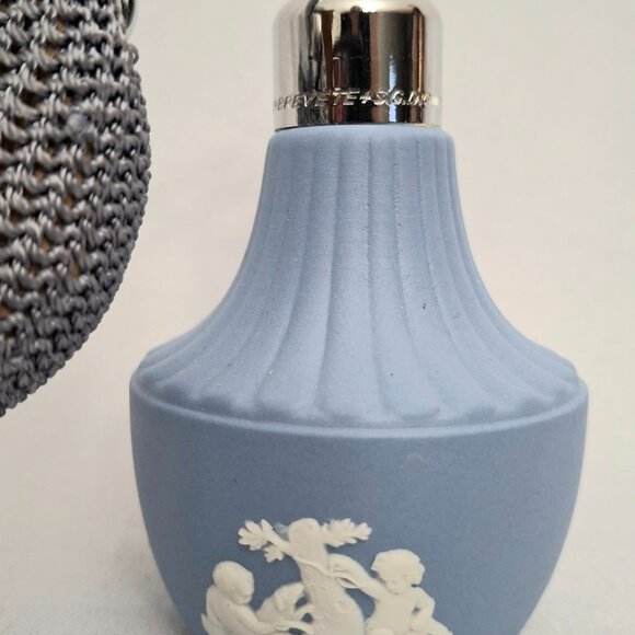 Vintage Wedgwood Jasperware Cupid Perfume Atomizer - Picture 4 of 7